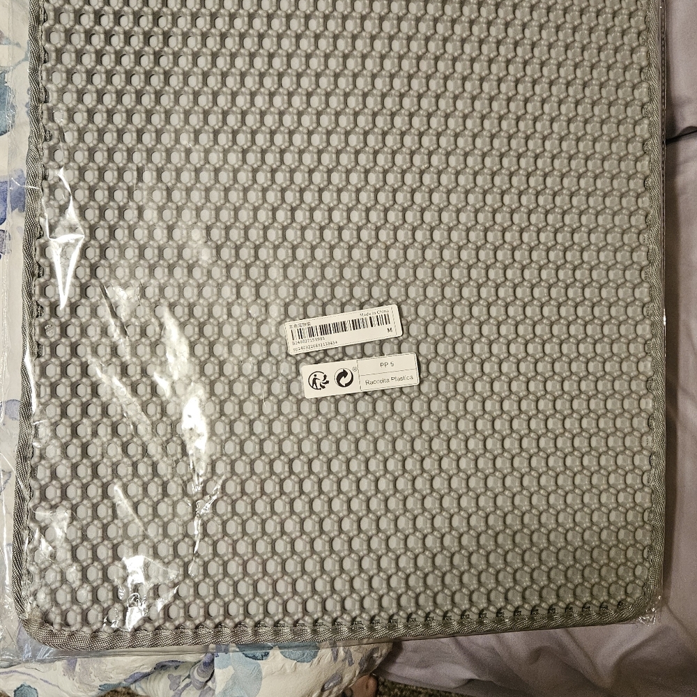 Non-Slip Textured Gray Cat Litter Mat